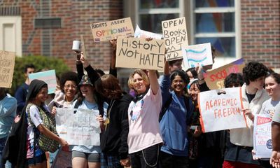 Florida tells schools AP Psychology course with LGBTQ+ content violates law