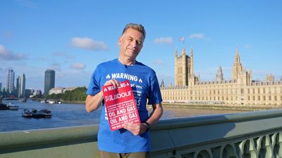 Chris Packham accuses Sunak of playing ‘political football’ with green policies as he launches new campaign