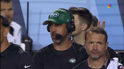 Aaron Rodgers has already brought his goofy photobombing to the Jets with some bunny ears