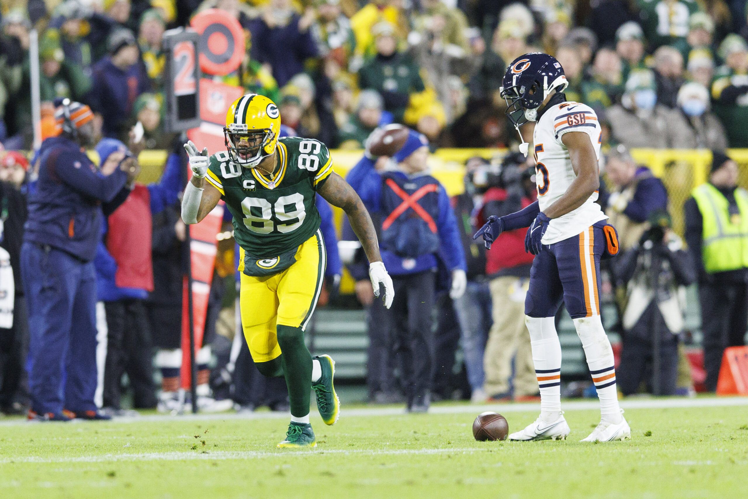 Aaron Rodgers Speaks Highly of New Bears TE Marcedes Lewis