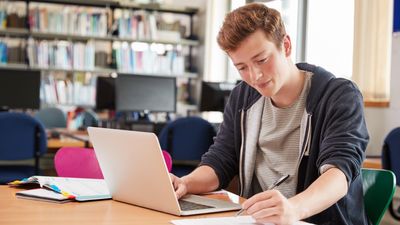 5 signs you need a new laptop for university