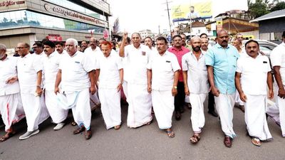 UDF celebrates Supreme Court’s stay on Rahul’s conviction