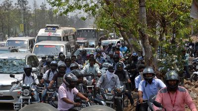 Cyberabad police hold talks with IT firms to tackle traffic and staggered office timings