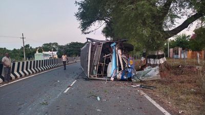 Over 15 persons injured after government bus hits tree in Tiruvannamalai