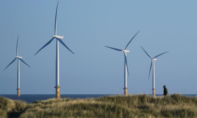 UK offshore wind at ‘tipping point’ as funding crisis threatens industry
