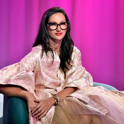 RHONY’s new cast member Jenna Lyons has gone viral for this unique bathroom hack