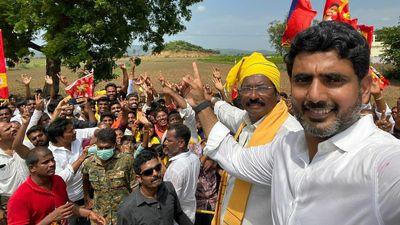Lokesh takes selfie at hillock where gravel is mined, alleges role of Vinukonda MLA in the illegal activity
