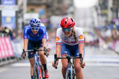 Cat Ferguson forced to settle for silver in junior women’s road race at Glasgow World Championships