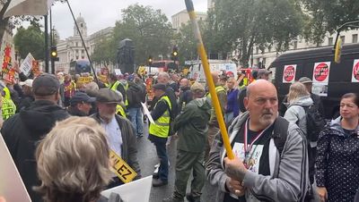 Motorists protest Ulez expansion outside Downing St