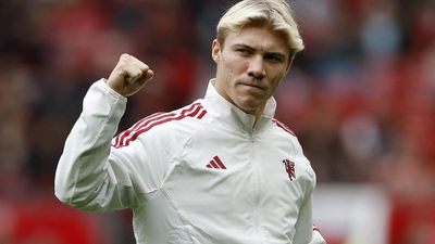 Manchester United ropes in Denmark striker Hojlund
