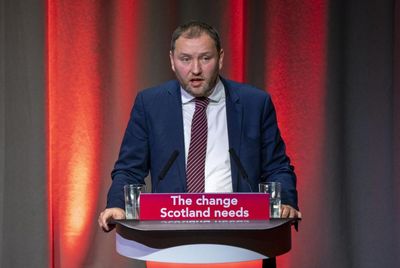 Ian Murray denies 'disunity' in Labour as anger among young members grows