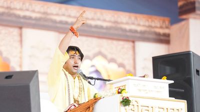 Opinion divided on Madhya Pradesh Congress wooing Baba who said India is a Hindu nation