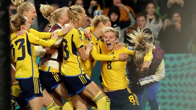 Sweden see off United States on penalties after Netherlands beat South Africa
