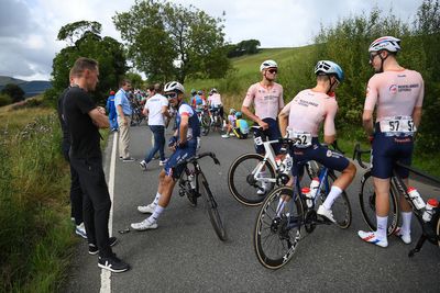 Protesters target 'polluting sponsors' in halting World Championships road race