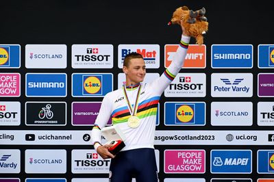 'All of a sudden I was on the ground and my shoe was broken' - Mathieu van der Poel on World Championships win