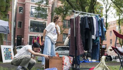 Outlaw sales continue at Logan Square Farmers Market; organizers say they’re closer to finding a solution with city