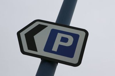 Higher fees for drivers who pay for parking with cash