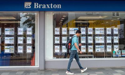 UK house prices drop for fourth month running, as Halifax predicts ‘gradual decline’ – as it happened