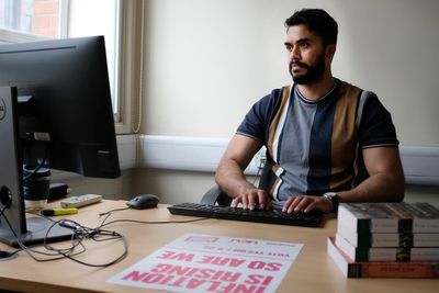 Lecturers in the UK refuse to mark exams in labor dispute, leaving thousands unable to graduate