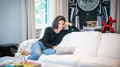 Hilary Farr’s backyard champions sleek minimalism – and we’re inspired by her choice of furniture