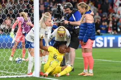 England players classily comforted Nigeria’s goalkeeper, told cameras to step away