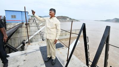 YSRCP govt. lacks clarity on future of damaged diaphragm wall of Polavaram project, says Naidu