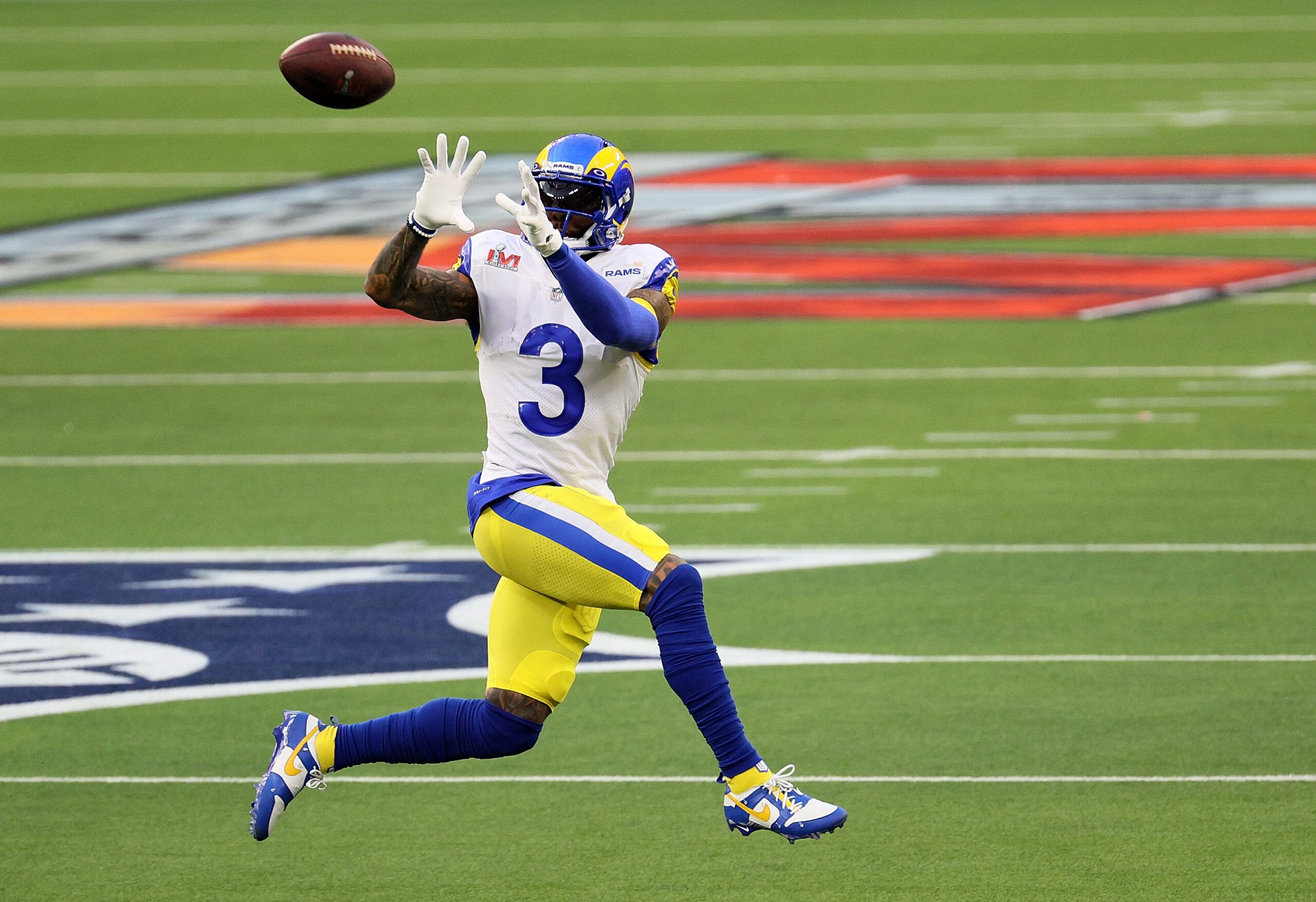 Odell Beckham Jr. catches first touchdown of Super Bowl 56, but suffers  injury late in second quarter and won't return 