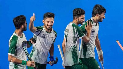 Asian Champions Trophy: Pakistan keep hopes alive with 2-1 win