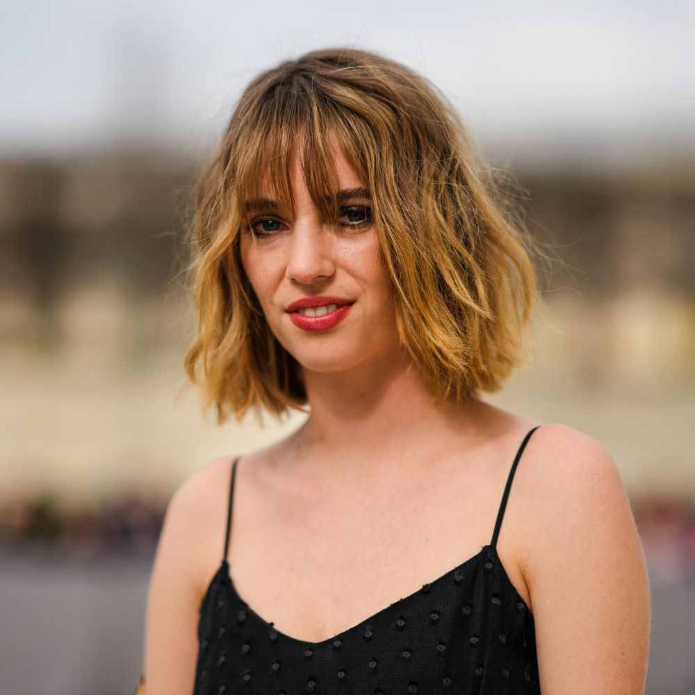 7 Ways To Accessorize Short Hair, According To Kerry Washington, Lucy  Boynton, & More