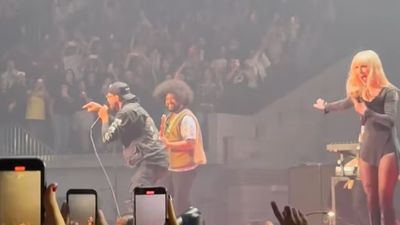 "From the moment that Steph gets the mic, this is no longer a Paramore show, this is a Steph Curry show": watch NBA superstar Stephen Curry sing Misery Business with Paramore in San Francisco