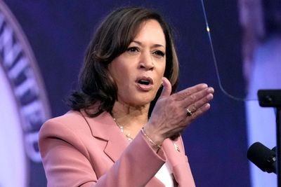 Harris will announce a new rule that raises worker pay on federal construction projects