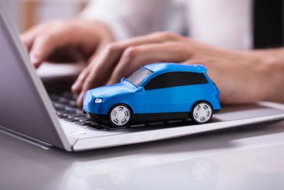 Sellers Can Track Their Car Value, Get Instant Offers with New Carvana Tool