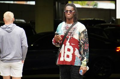 Photos of Ohio State football players checking into team hotel for fall camp