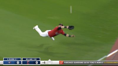 Kole Calhoun Laid Out for One of the Coolest Catches of the Season