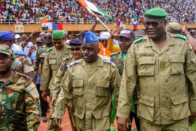 Niger coup leaders rebuff diplomacy bid as summit considers military action