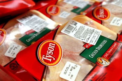 Tyson closes 4 US chicken plants