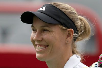 Wozniacki returns to tennis and new Man Utd threads – Tuesday’s sporting social