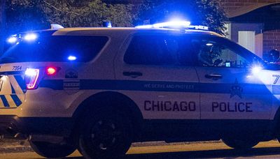 Man charged with shooting at Chicago cops who allegedly saw him selling drugs