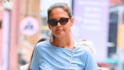 Katie Holmes recently stepped out with the best straw bag and a powder blue t-shirt