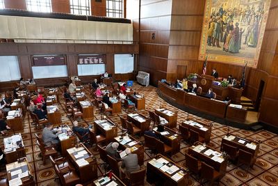 Post-GOP walkout, Oregon elections chief says lawmakers with 10 or more absences can't run next term