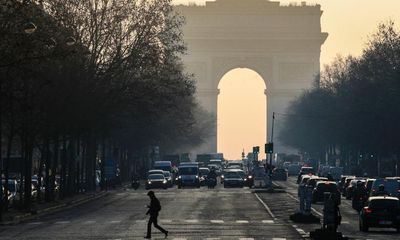 RAC reminds British drivers they must show clean air sticker in French cities