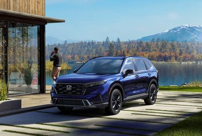 Edmunds compares: 2023 Mazda CX-50 vs. Honda CR-V