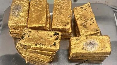 Gold worth Rs 99.53 lakh seized at Delhi airport, one held