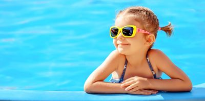 Don't risk the health of your eyes this summer – how to correctly choose sunglasses and avoid swimming pool infections