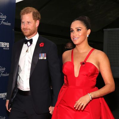 Prince Harry and Meghan Markle Can't Stop "Looking Inwards" as They Acquire Movie Rights to Book Reminiscent of Their Lives: Expert