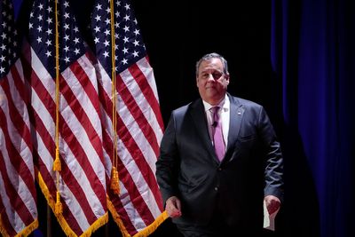 Trump's attack on Christie backfires