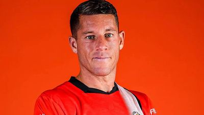 Luton Town sign midfielder Ross Barkley on free transfer