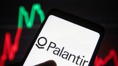 ‘AI Gold Standard’ Palantir’s Beat-And-Raise Q2 Has Left This Analyst Gushing Over Its AI Platform: ‘A Star Is Born’