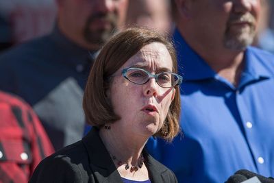 Oregon Republicans who kept boycotting votes will be barred from standing for re-election