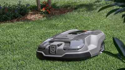 Husqvarna Automower 415X robot lawn mower review